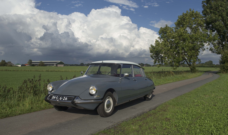 mode of transportation, day, plant, 4K, 1967, sunlight, grass, lhs, transportation, land vehicle, citroen id, road, gris ciel lourd, vintage car, sky