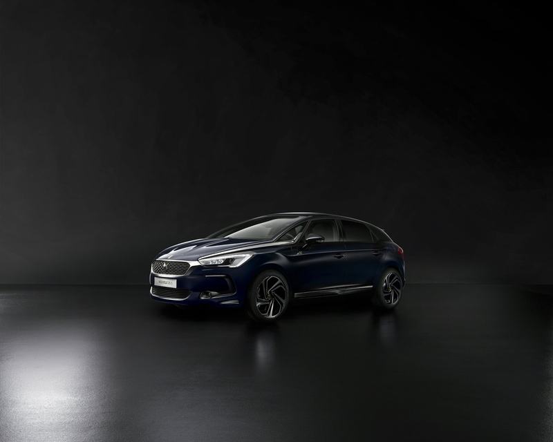 isolated, side View, fleet of Vehicles, speed, new, modern, reflection, luxury, shiny, technology, motor Vehicle, hatchback, engine, no People, gray, night