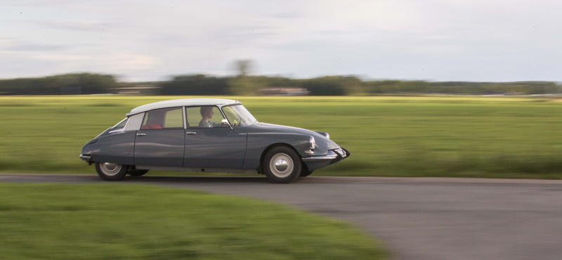 plant, day, lhs, citroen id, blurred motion, road, on the move, citroen ds, speed, travel, mode of transportation, gris ciel lourd, motor vehicle, motion