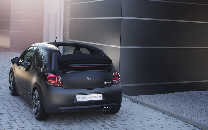 street, built structure, architecture, travel, DS 3 Performance, on the move, stationary, no people, vintage car, Citroën, city, luxury, building exterior