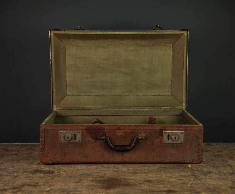 journey, open, briefcase, still life, surface, no people, metal, oldschool, old, luggage, retro Styled, travel, trunk - Furniture, vintage, indoors, obsolete