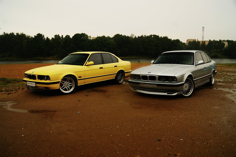 collectors Car, land Vehicle, damaged, street, antique, motor vehicle, classic, sedan, mode of Transport, sky, retro Styled, M5 E34, two, grey, vintage Car