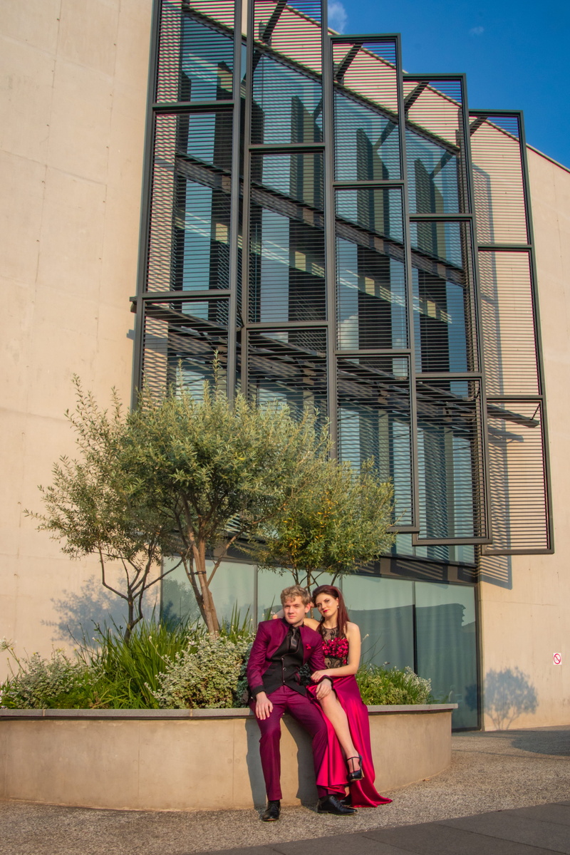 sitting, dress, outfit, plant, office, young women, friendship, two people, pose, leisure activity, designer, wear, tree, built structure, street, city