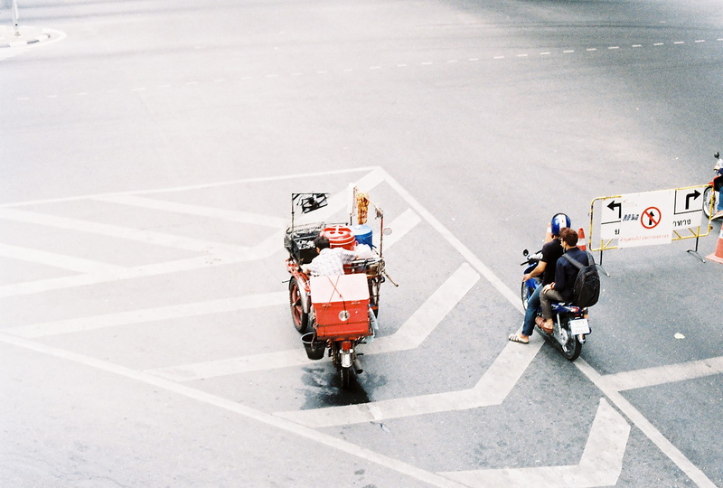 rickshaw, incidental people, marking, 4K, city, transportation, copy space, background image, symbol, road marking, minimal, men, high angle view, full length