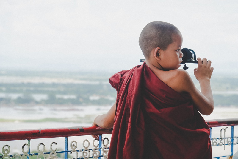 standing, religion, outdoors, monk, traditional, boys, water, binocular, temple, child, red, wearing, leaning, myanmar, panorama, blue, looking at view