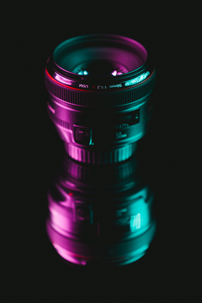 photography themes, 5K, photographic equipment, circle, digital camera, reflection, arts culture and entertainment, indoors, black background, no people