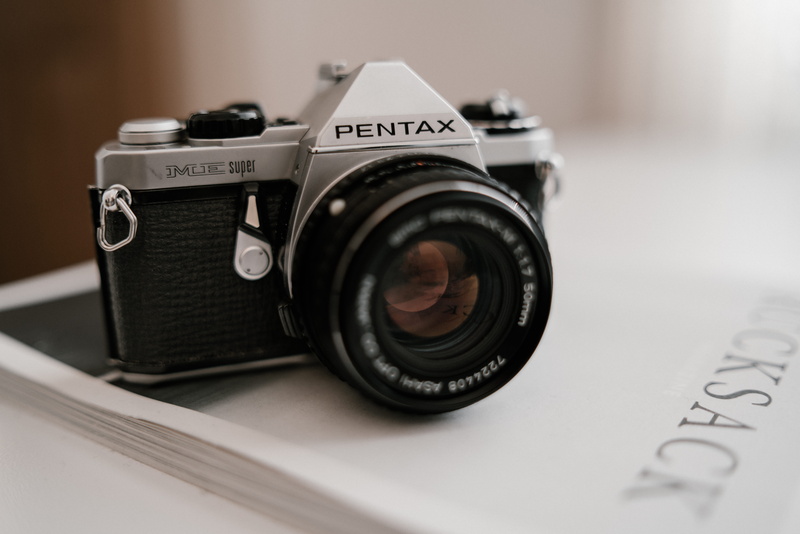 film camera, photo, single object, creativity, glass, len, super, rucksack, home video camera, no people, indoors, pentax, rucksack magazine, slr camera