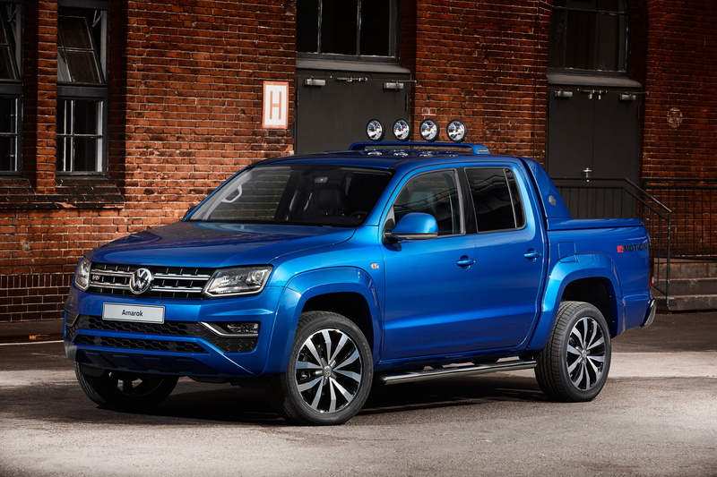 built structure, land vehicle, building, cab, building exterior, no people, truck, architecture, pickup, 4K, blue, transportation, vintage car, Volkswagen