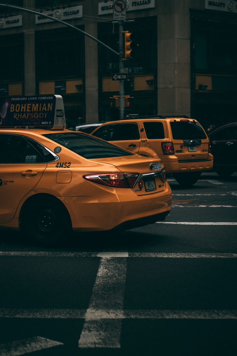 building exterior, architecture, layer, sign, good morning, new york city, road, motion, city life, android, on the move, road marking, automotive, symbol
