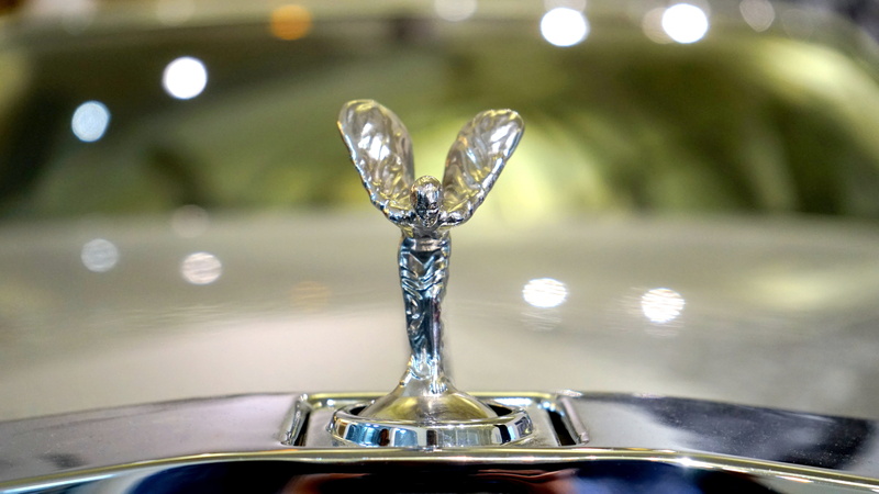 transport, artwork, water, emblem, royce, splashing, focus on foreground, silver lady, elegant, transportation, badge, selective focus, wealth, chrome