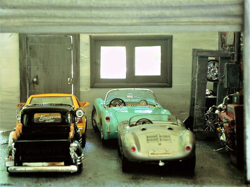 display, Cars, auto, car plant, race, cartoon, Diorama, wheel, drive, vehicle, sign, sport, 1080P, side, toy, mode of transportation, motor, day, retro