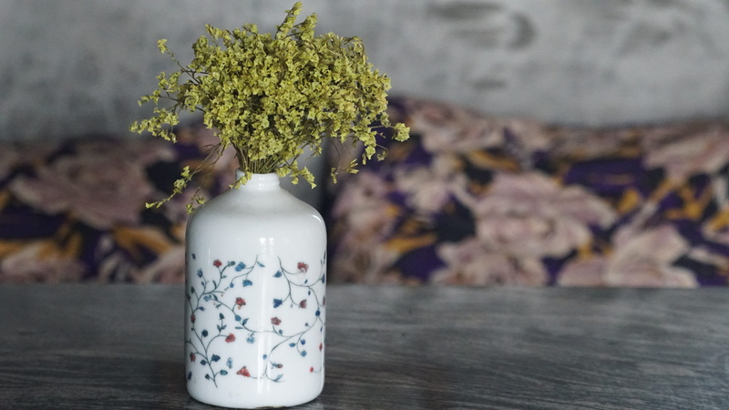 vulnerability, floral pattern, floral, table, 5K, romantic, plant, colorful, still life, design, color, focus on foreground, vase, wood - material, interior