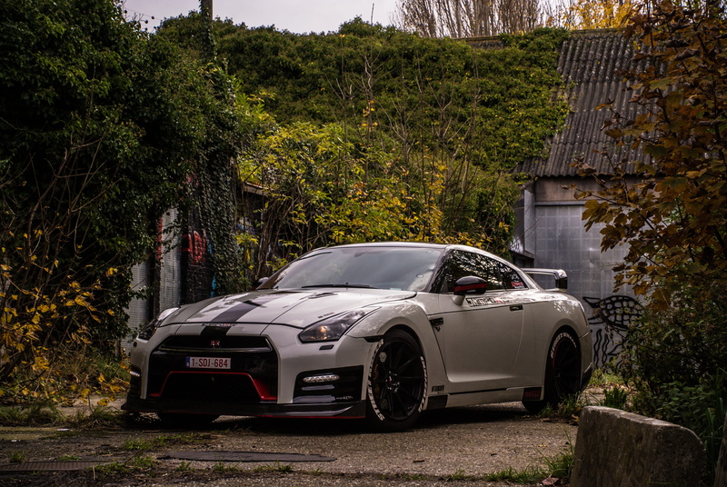 garage, gtrnismo, built structure, car, luxury, gtr, retro styled, outdoors, plant, nismo, transportation, tree, belgium, growth, sportcar, stationary