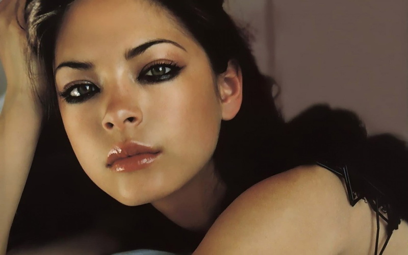 adult, hairstyle, looking at camera, contemplation, hair, Kristin Kreuk, make-up, human face, eyeshadow, indoors, body part, beauty, close-up, young women