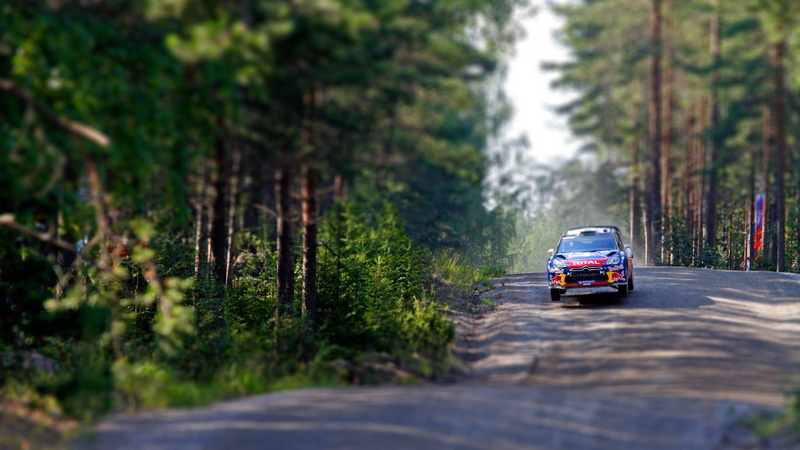 tree, car, transportation, outdoors, rickshaw, 1080P, mode of transportation, land, nature, motor vehicle, travel, on the move, incidental people, rally cars