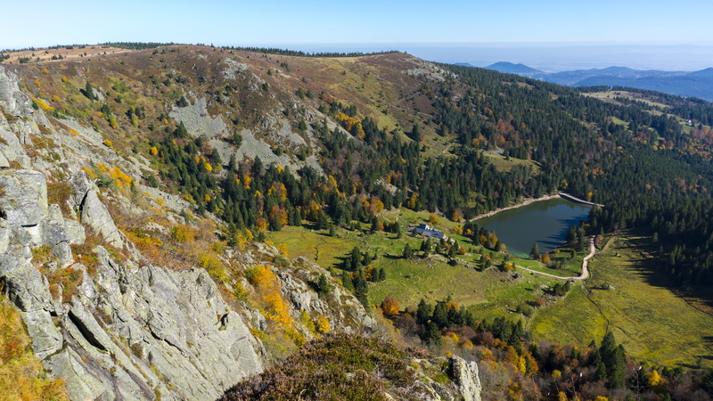 land, mountain range, day, coniferous tree, rock, no people, kar, panorama, ferme auberge, sun, pine tree, lac des truites, mountains, outlook, environment