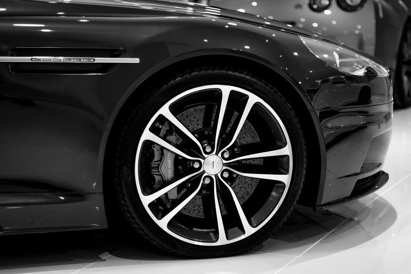 car, wheel, metal, wealth, 5K, spoke, race, auto, sport, automotive, icon, style, symbol, automobile, luxury, speed, stationary, photography, fast, tire