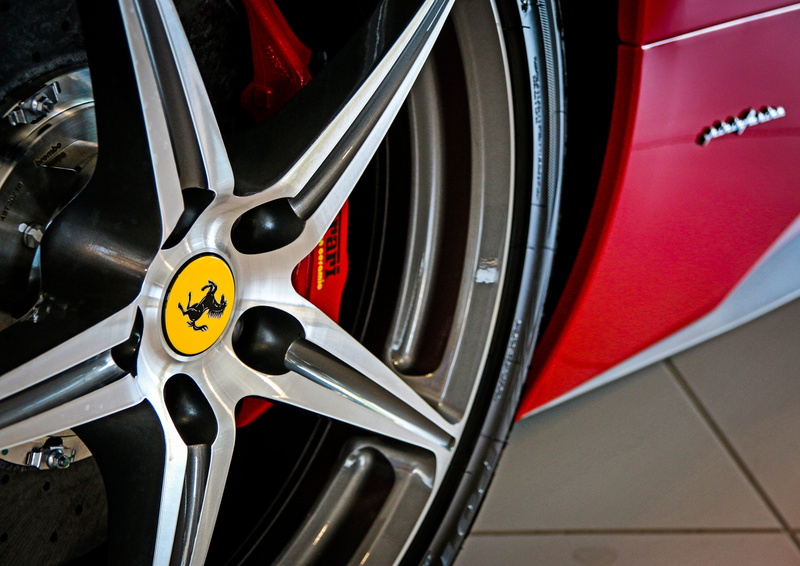 fast, 5K, red, sport, sportscar, car, motor, technology, ferrari, vehicle part, symbol, transport, shiny, bicycle, automobile, race, silver colored, metal