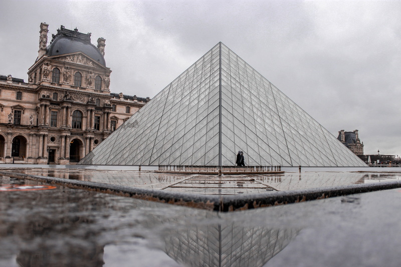 louvre, minimalism, animal, france, low angle view, outdoors, waterfront, triangle, pyramid, downtown, no people, town, built structure, sky, paris, urban
