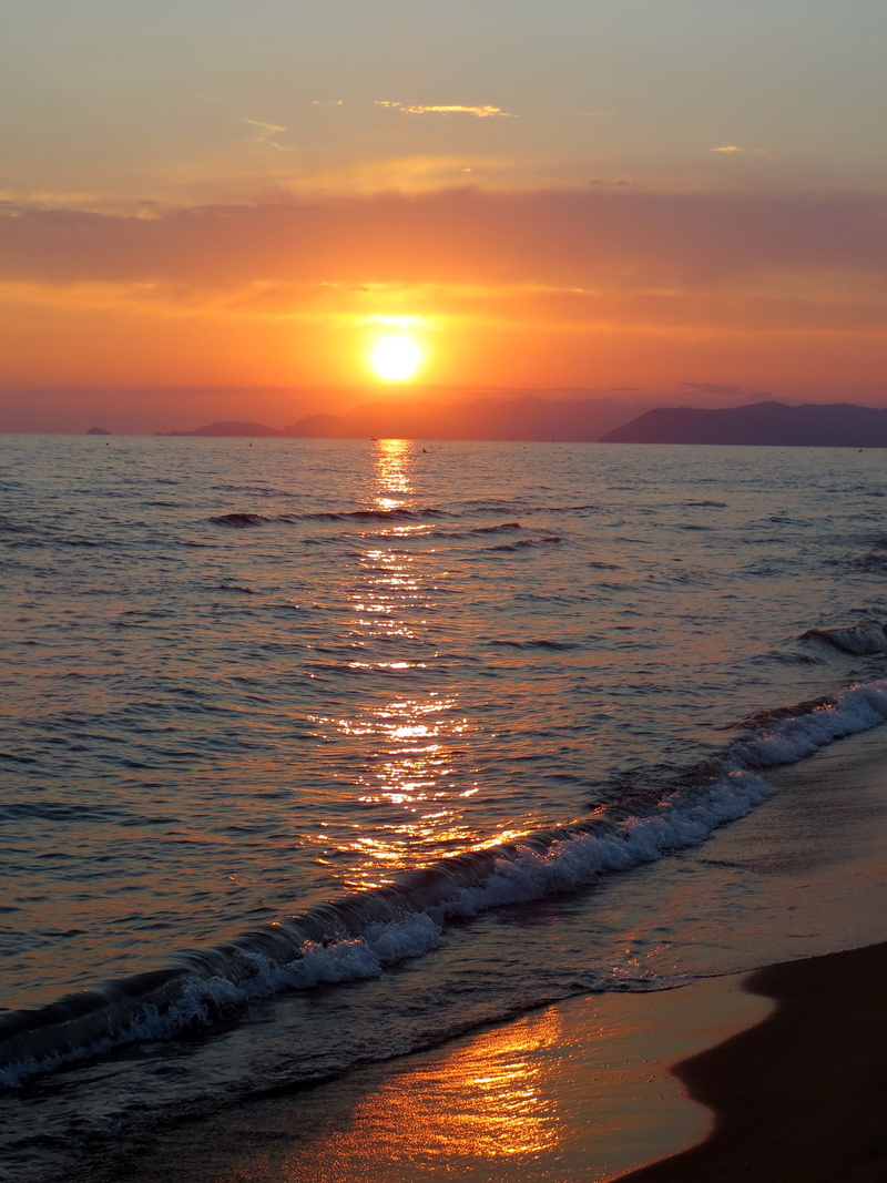 beach, sun, nature, litoral, water, italy, sol, idyllic, sea, mar, sunset, beira mar, horizon, reflection, no people, holidays, tranquil scene, quiet, tranquility