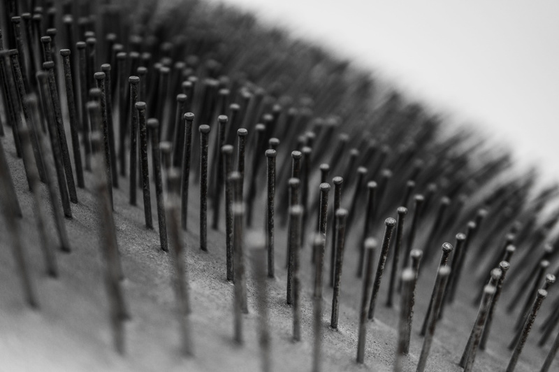 lines, bokeh, equipment, frankfurt, monochrome, macro, order, staedel, frankfurt am main, no people, silver colored, indoors, still life, in a row, focus