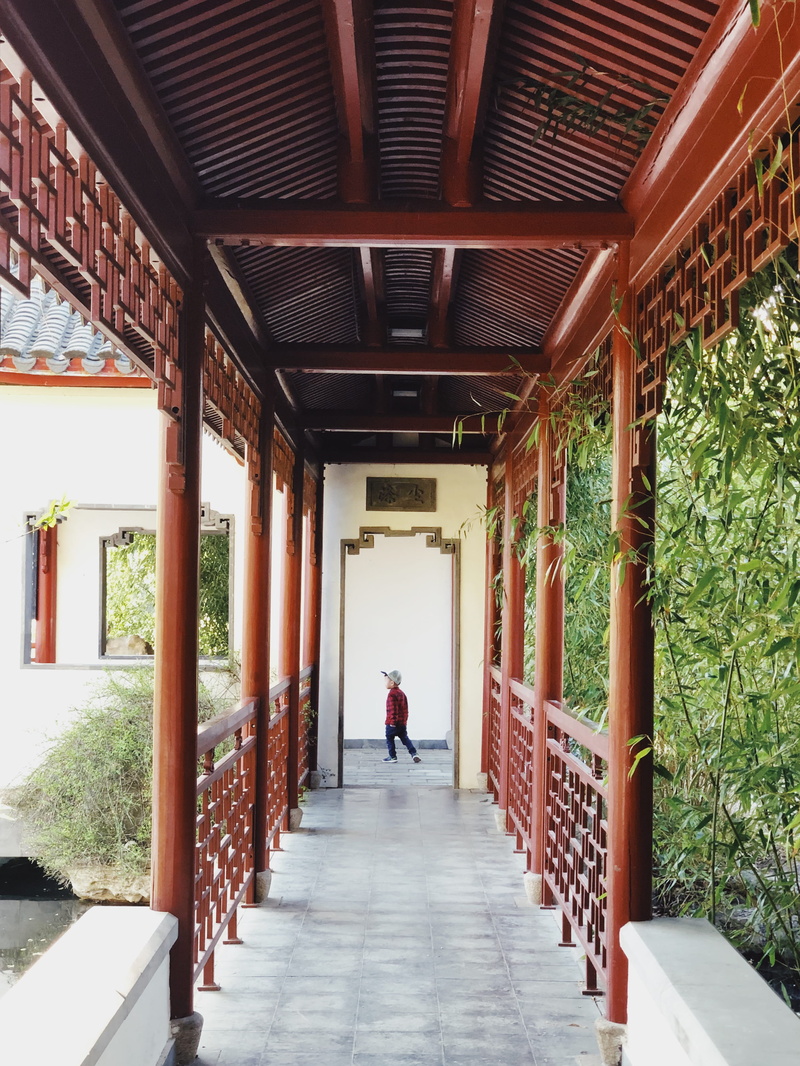 indoors, park, germany, corridor, person, culture, garden, porch, 2K, building, direction, children, architectural column, outdoors, asian, ceiling, religion