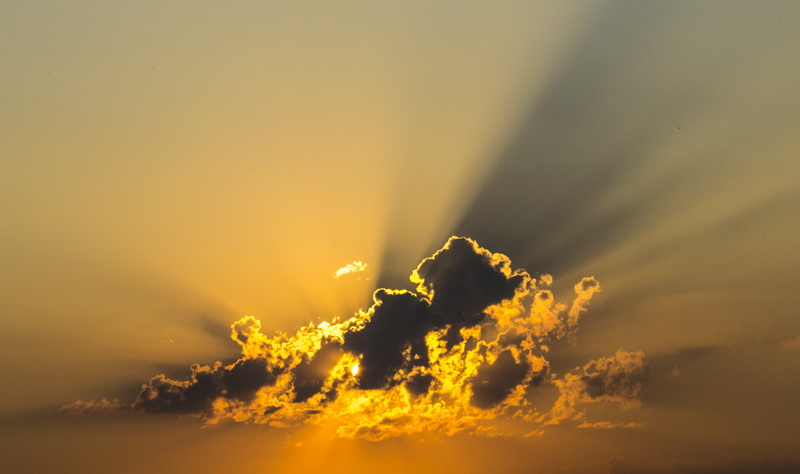 sunbeam, cloud, backgrounds, sunlight, sunset, dramatic sky, cloud - sky, pollution, yellow, idyllic, abstract, scenics - nature, 2K, beauty in nature