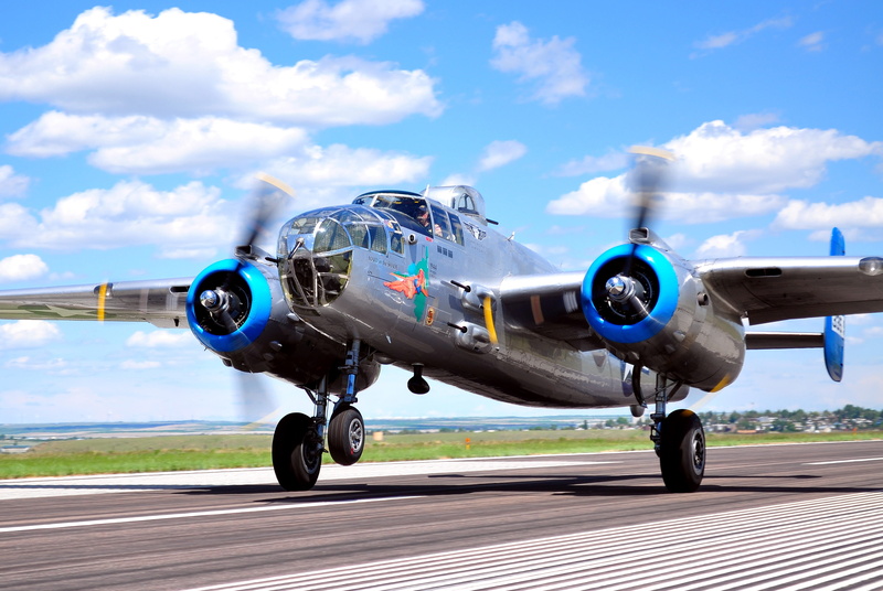 action, retro., radius, Airshow, historical, 2K, American, the plane, bomber, B-25 Mitchell, USA, private, medium, military, twin-engine, times, metal