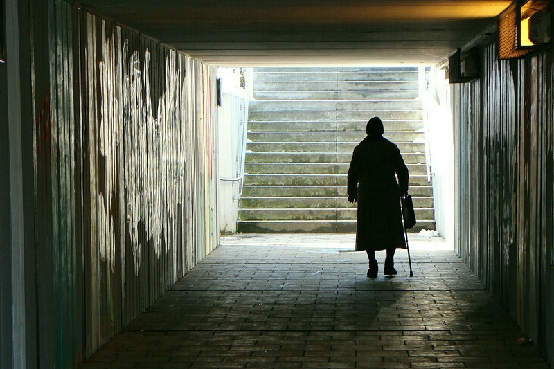 2K, full length, women, adult, direction, alone, tunnel vision, men, arcade, tunnel, built structure, lifestyles, real people, stairs, gang, human, corridor