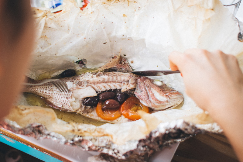 gourmet, lifestyles, unrecognizable person, hand, one person, 5K, selective focus, Malta, ready-to-eat, cooking, seafood, body part, food, holding, freshness