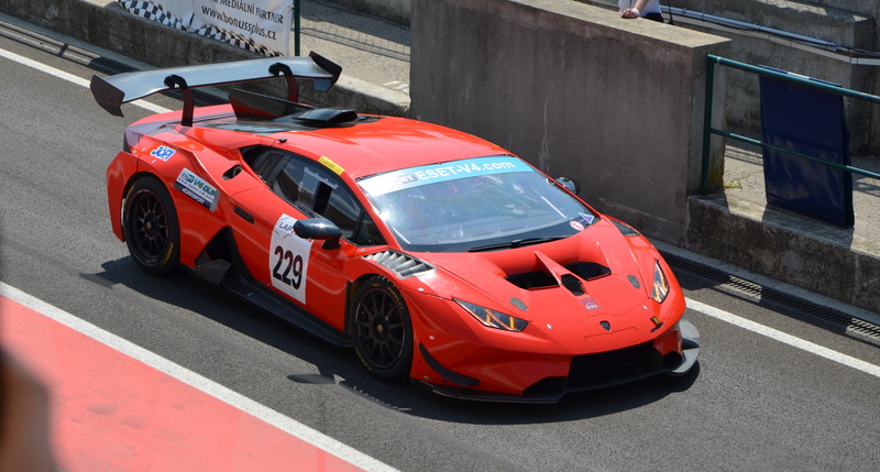 4K, luxury, race cars, Lamborghini Huracan, car, city, architecture, Lamborghini, land vehicle, racecar, day, city life, speed, street, Huracan, red, outdoors