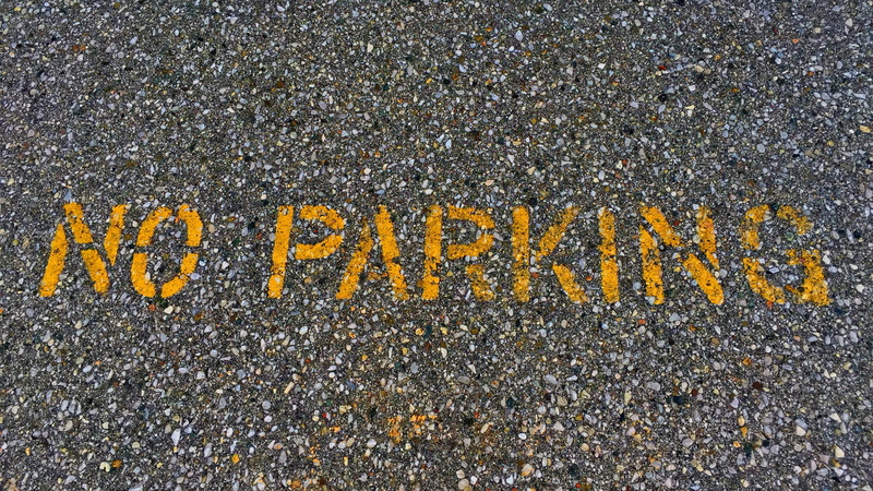 day, sign, parking lot, paint splatter, message, street, road, transportation, 1080P, textured, asphalt, information, non-western script, yellow, close-up