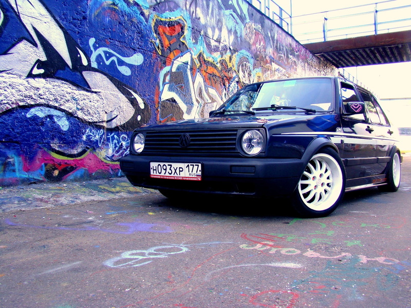 volkswagen, sports Car, door, design, transportation, style, 1080P, mural, no People, day, black, bMW, street art, editorial, engine, western script, golf 2