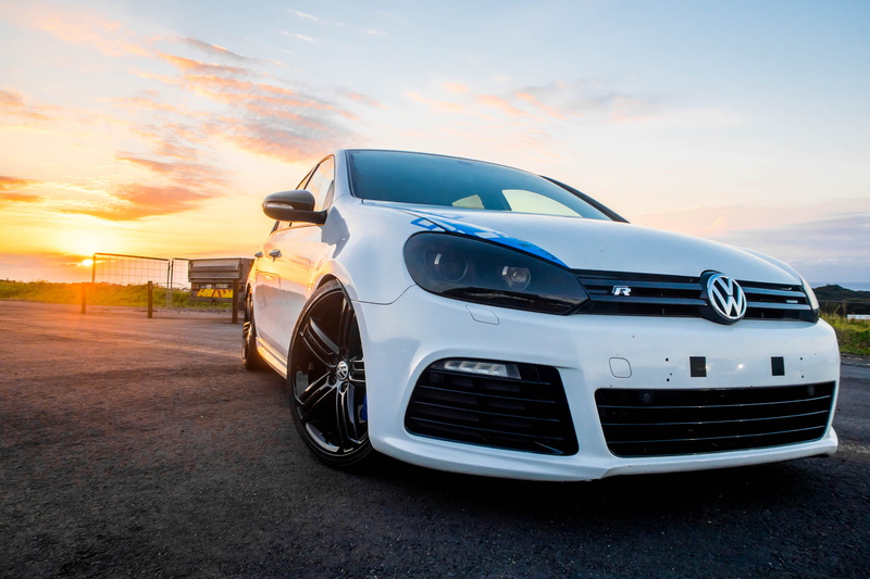 wealth, cloud - sky, vw, 5K, transportation, road, stationary, vintage car, travel, sunset, outdoors, car, orange color, no people, sky, racing, luxury