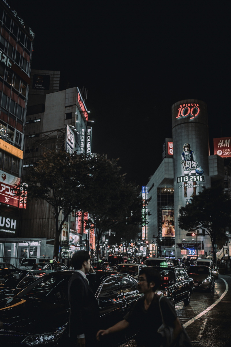 vehicle, built structure, men, skyline, traffic, skyscraper, land vehicle, transportation, nature, city, outdoors, large group of people, city life, person
