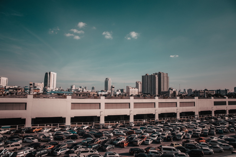 nature, near, vehicle, building, urban skyline, concrete, crowd, lot, tower, daytime, skyscraper, gray, landscape, financial district, built structure