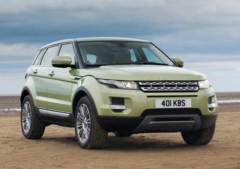 rover, outdoors, Cars, focus on foreground, green, car, cloud - sky, travel, 720P, no people, motor vehicle, suv, transportation, mode of transportation
