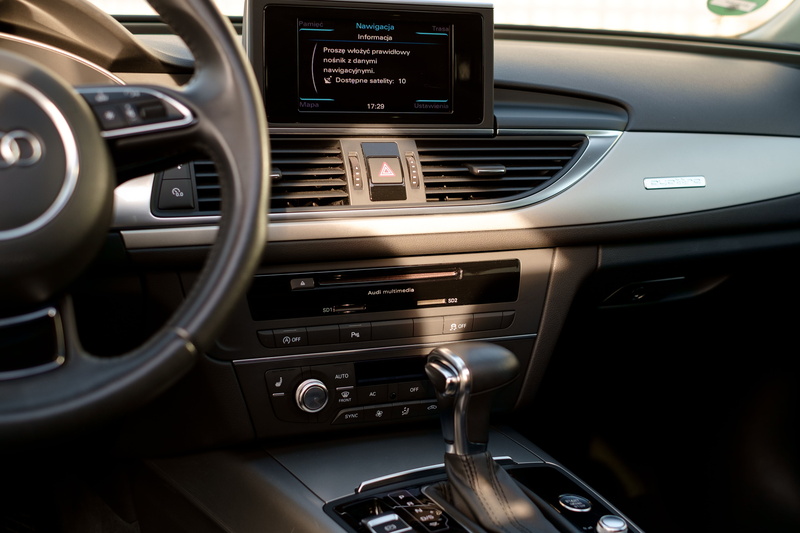 interior, sports car, gauge, control, auto, automobile, wealth, design, black, control panel, modern, push button, style, radio, show, gearshift, presentation