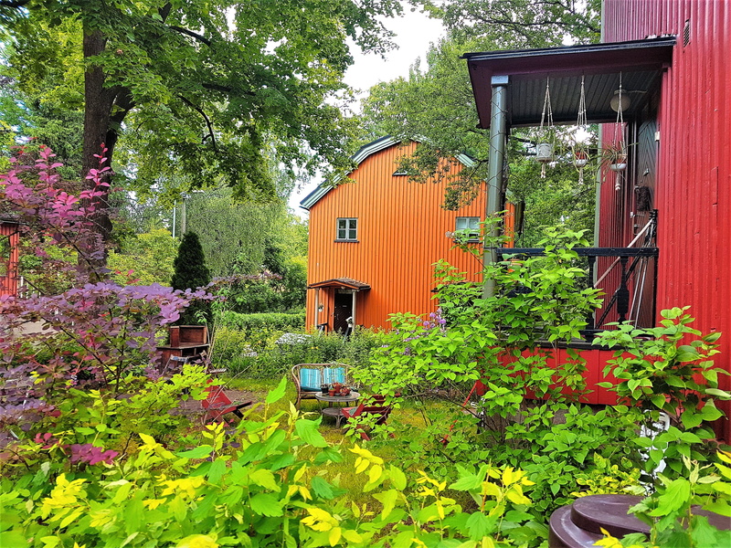 cabin, day, tree, plant part, building, flower, growth, architecture, helsinki, no people, built structure, door, 4K, nature, leaf, flowering plant, vacation