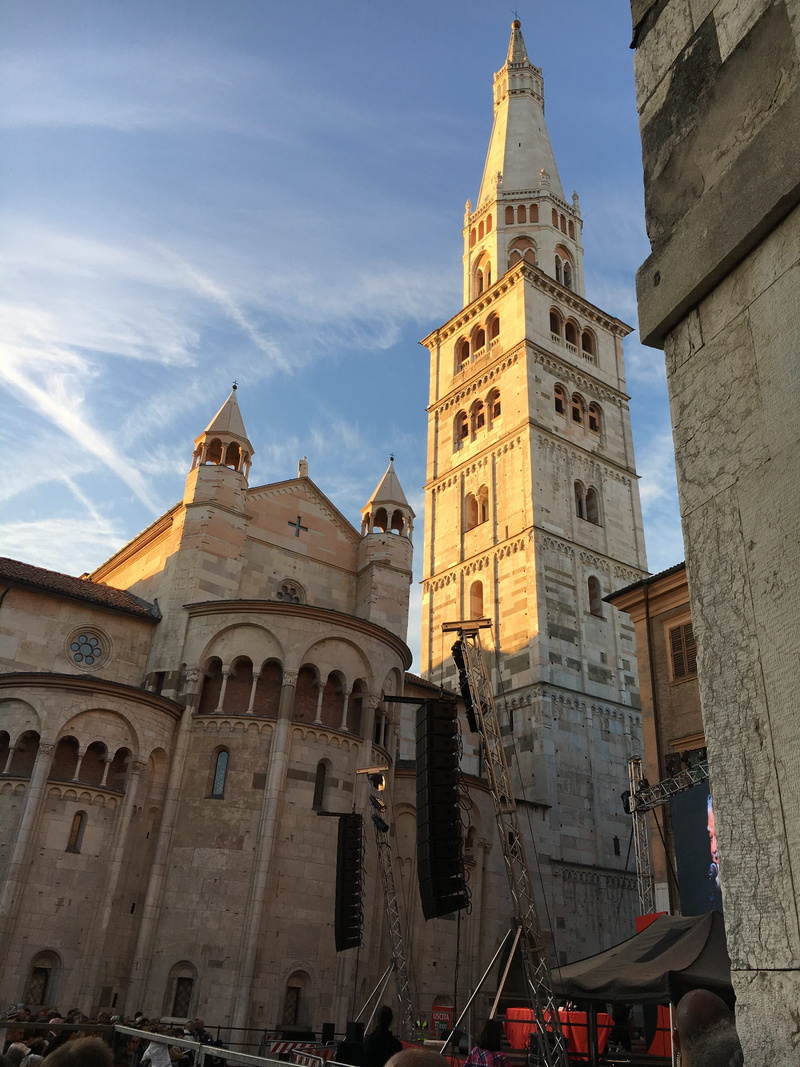 modena, humanity, heritage, spirituality, nature, cathedral, built structure, sky, gothic style, outdoors, architecture, belief, archaeological site, city