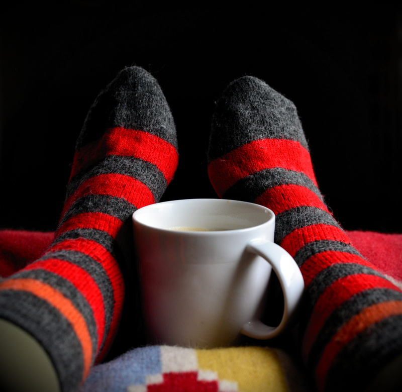 warm clothing, heat, 4K, coffee cup, lighting, wool, enjoy, relaxation, rest, close-up, mug, cozy, keep warm, cup, coffee - drink, drink, tea, hot drink