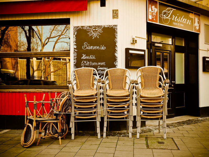 communication, business, closed, western script, urban, no people, text, seat, sidewalk cafe, Gastronomy, day, table, built structure, bar - drink establishment
