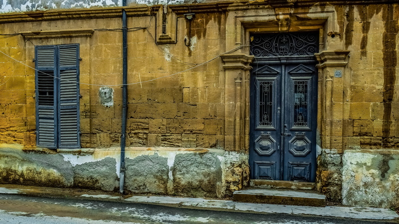 broken, old, rusty, door, wall, nicosia, 5K, building, house, facade, day, weathered, dirty, gate, corrosion, security, protection, entrance, closed, residential district