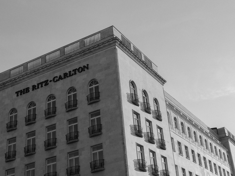 building, architecture, building exterior, 5K, office building, window, wall, town, apartment building, sunlight, city, auto post production filter, day