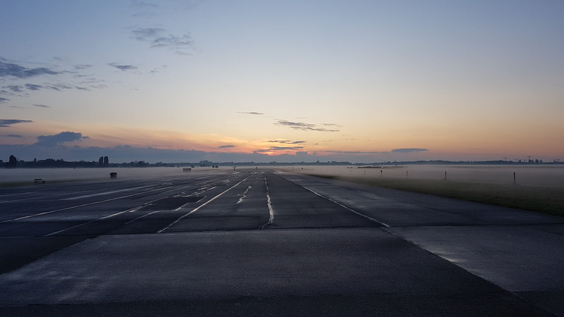 ready for takeoff, deutschland, dividing line, sign, sunset, sky, marking, 4K, vanishing point, the way forward, direction, airport, berlin, symbol, mode of transportation