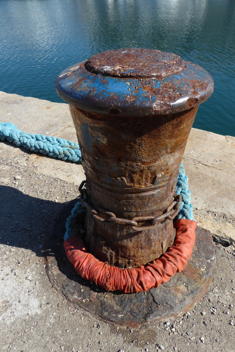 water, strength, cable, tied up, metal, shadow, port, high angle view, close-up, bollard, security, no people, outdoors, post, weathered, south of france