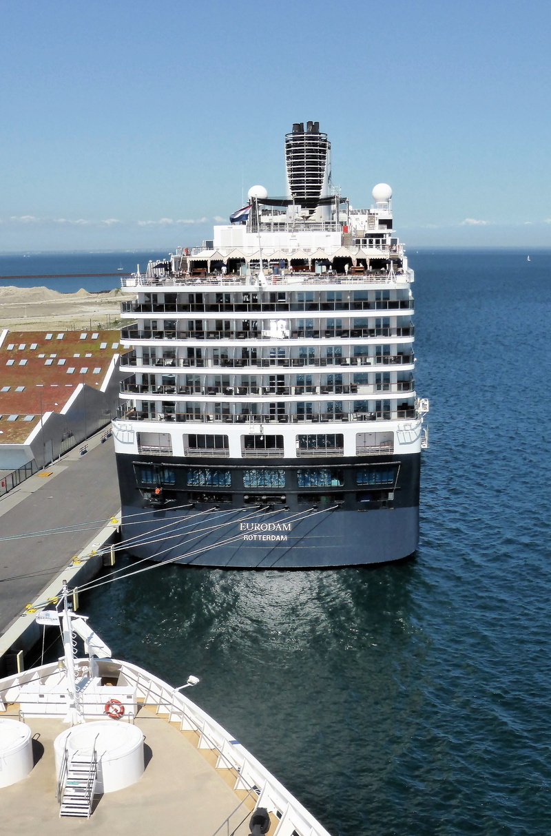 beauty in nature, built structure, balconhut, water, port, luxury, ship, nautical vessel, architecture, sea, tourism, cruise boat, boating holidays, building
