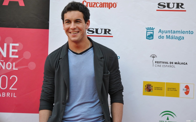 males, 1080P, mario casas, gray, standing, festival, s, tribeca, wall - building feature, film Industry, caucasian Ethnicity, movie, adult, fame, manhattan - New York City