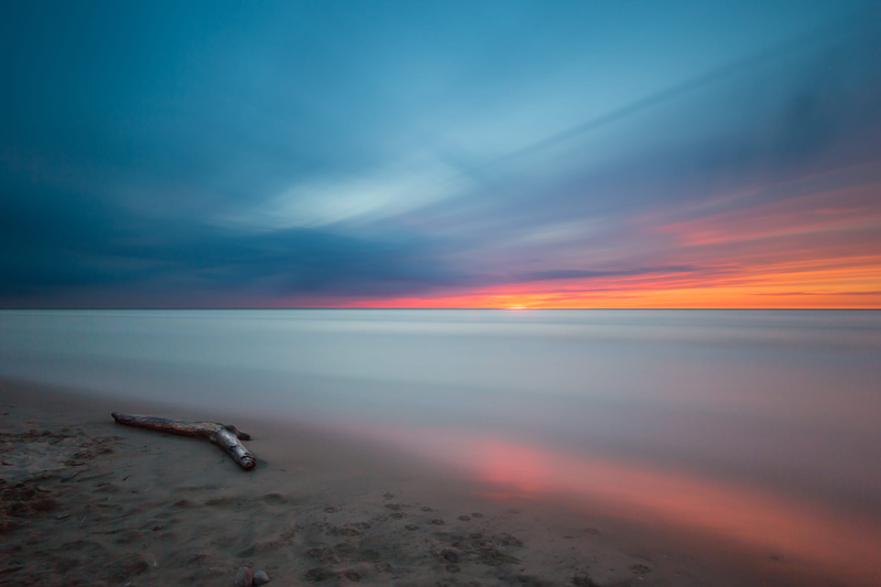 sand, cloud - sky, 5K, land, sea, golden, horizon over water, beach, sunset, landscape, orange, tranquility, long exposure, sky, driftwood, wood, beauty in nature