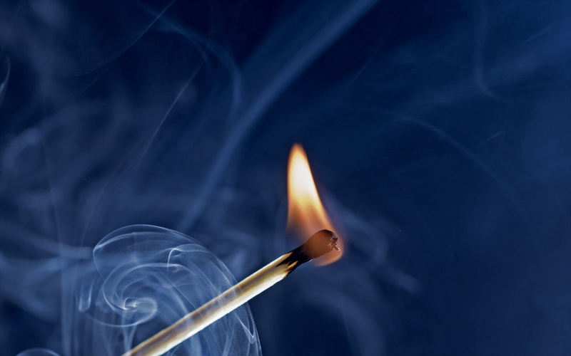 heat - Temperature, stick, matchstick, smoke, illuminated, match - lighting equipment, light - Natural Phenomenon, 1080P, flame, close-up, indoors